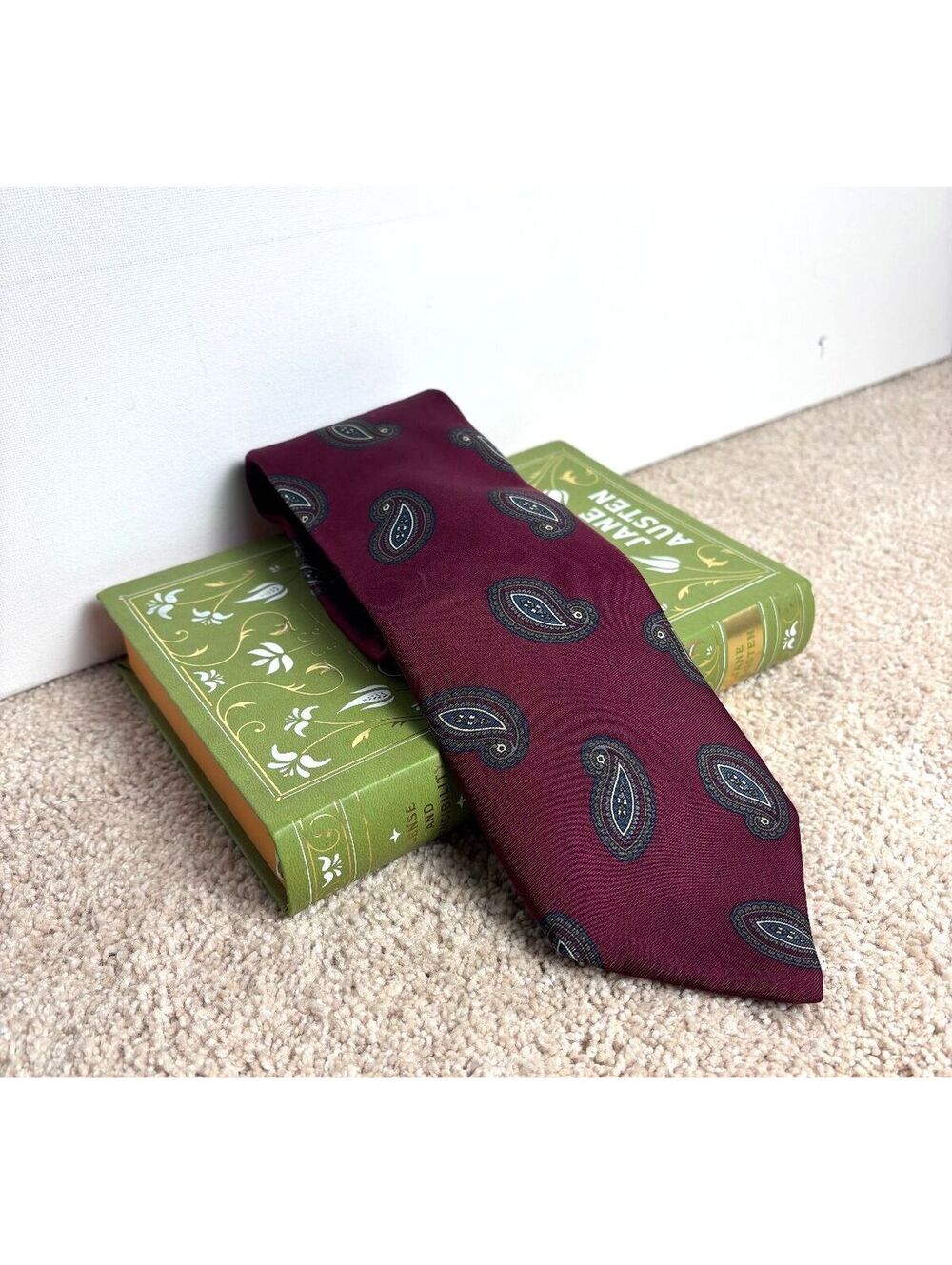 D.H. Peer Vtg Paisley Tie